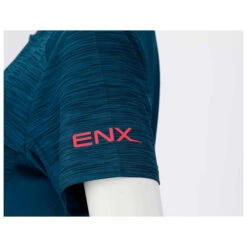 ENDURANCE - Women's Marimba S/S Tee - Maillot De Cyclisme 9 ENDURANCE - Women's Marimba S/S Tee - Maillot De Cyclisme -Magasin De Vêtements D'Extérieur endurance womens marimba s s tee maillot de cyclisme detail 4