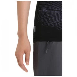 Icebreaker - Women's Tech Lite II S/S Scoop Tee Plume - T-shirt En Laine Mérinos -Magasin De Vêtements D'Extérieur icebreaker womens tech lite ii s s scoop tee plume t shirt en laine merinos detail 6